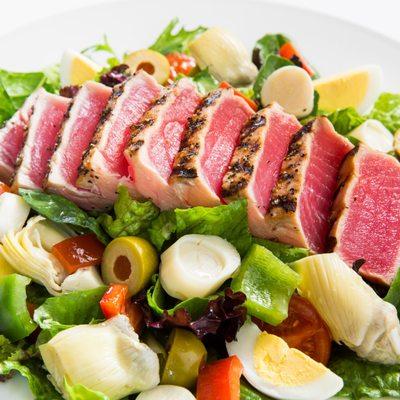 Queen of Hearts Salad with Seared Ahi Tuna