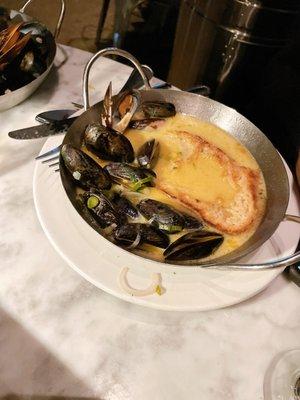 The Steamed Mussels were eaten quickly! This is the remainder of the full size!