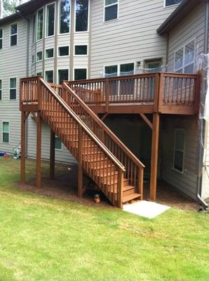 Deck staining Alpharetta