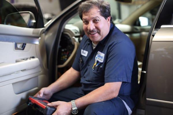 Rafael, the owner, is knowledgeable, reliable, and trustworthy. He's always in the shop.