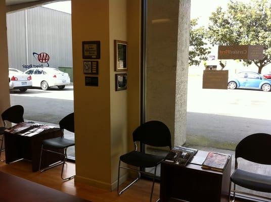 Waiting area. Refreshments are also available for customers.