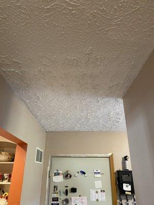 Repair after a leak in the ceiling