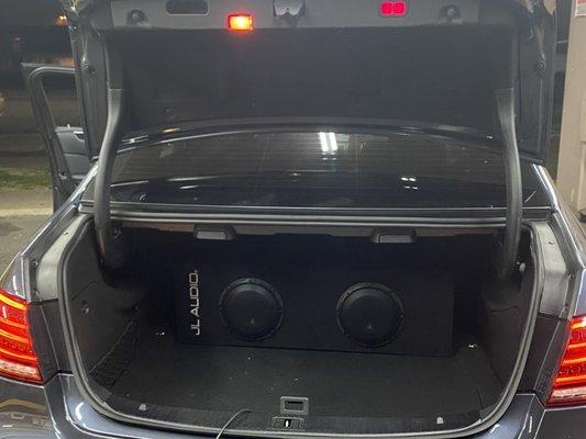 Dual JL 8 inch sub woofers