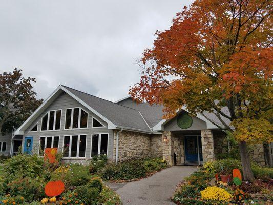 front of hotel in fall