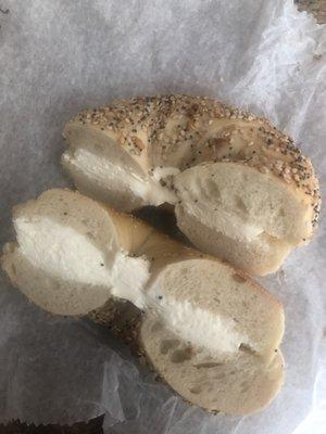 Everything bagel w cream cheese