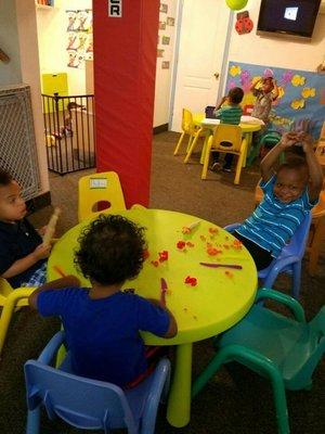 Jr. Prees (2-3y) Fine Tuning Fine Motor Skills @lovingchildcare.org