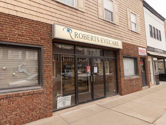 Roberts Eyecare Associates