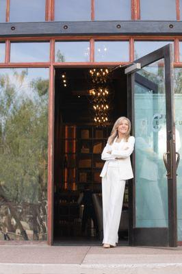 Photo by Carrie Evans Photography - Cynthia Worley, Luxury Real Estate & Lifestyle Expert, Phoenix AZ @ Cedar Room Fine Cigars/Lounge