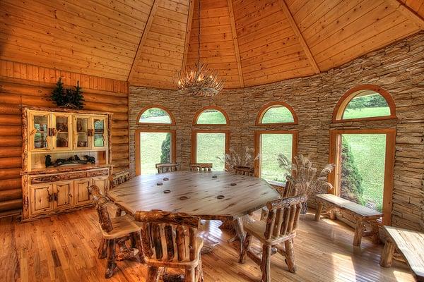 Creekside Lodge Dining Area