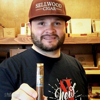 Jeff Martinez with @FoundationCigars "El Güegüense" (Wise Man) from @SellwoodCigar⠀