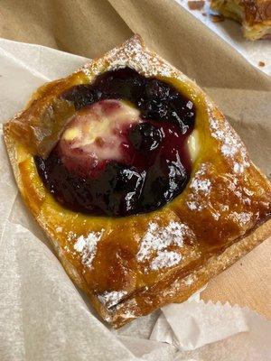 Blueberry pastry