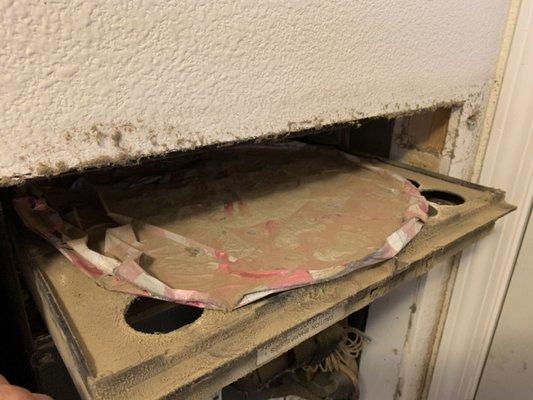 Balloon in return air duct to the furnace in a mobile home.