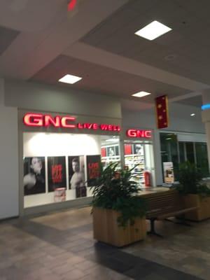 GNC of East Walpole -- 90 Providence Highway / Route 1, East Walpole          Storefront