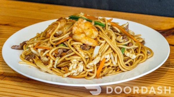 House Special Lo Mein