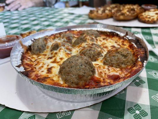 Baked spaghetti with meatballs