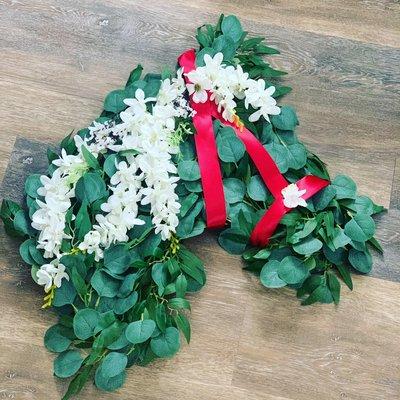 Artificial silk horse wreath