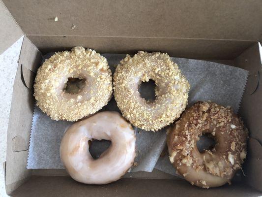 Maple&Bake, Sandy Donut and Glazed.