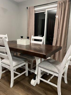 Dining room table