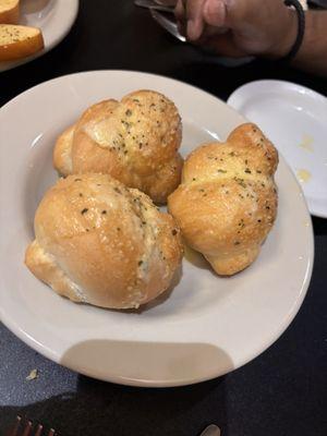 These garlic knots were the best I've ever ever had!! Slightly crispy on the outside and so soft in the inside