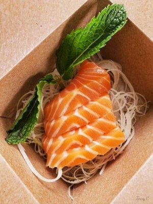 Salmon Shashimi