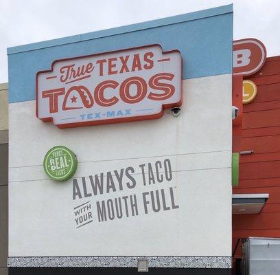 Exterior at HEB Fuel convenience store