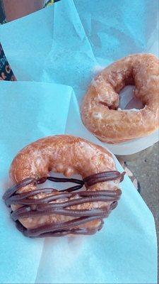 Omish Donuts