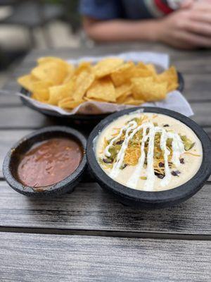 Jalapeño popper queso