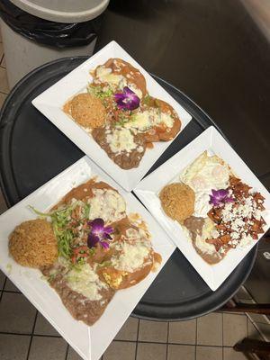 Chilaquiles rojos 
Huevos Rancheros