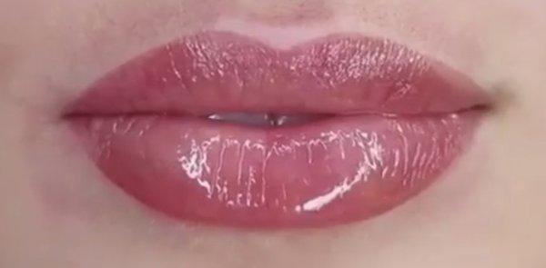 Lip tattoo lip blush