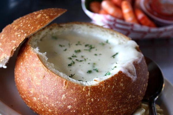 clam chowder bread bowl