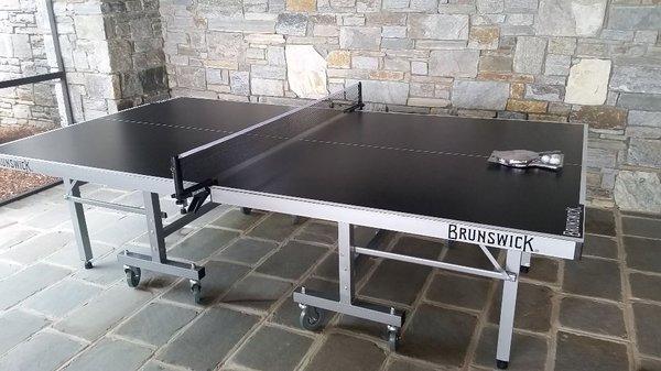 Brunswick indoor/ outdoor ping pong table