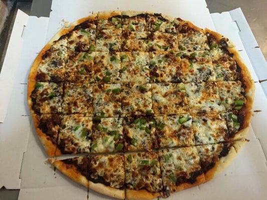 Pizza ranchera de 24" frijoles, chorizo y green peppers