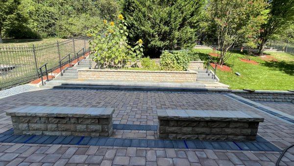 EP Henry Patio, Belgard wall