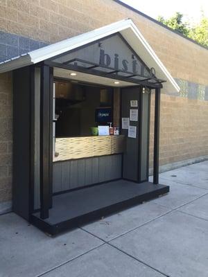 Quaint little joint pumping out fresh food with outdoor feel.