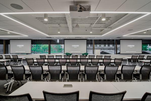 The Forum is the largest meeting room at One Boston Place and can accommodate up to 140 participants.