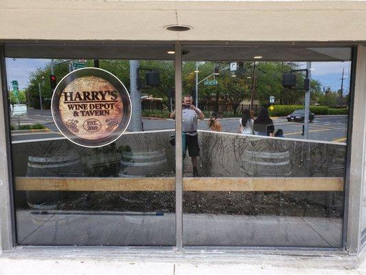 Commercial window cleaning at Harry's wine depot and tavern in Brentwood