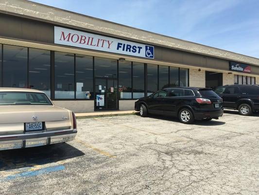 Mobility First storefront at 13901 E 42nd Terrace in Independence, Missouri.