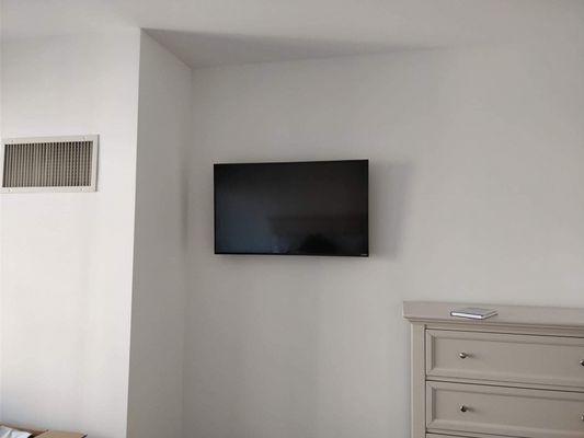 Perfect size bedroom TV installation