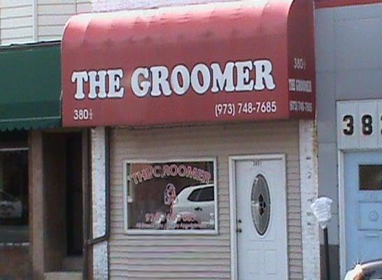 The entrance to The Groomer