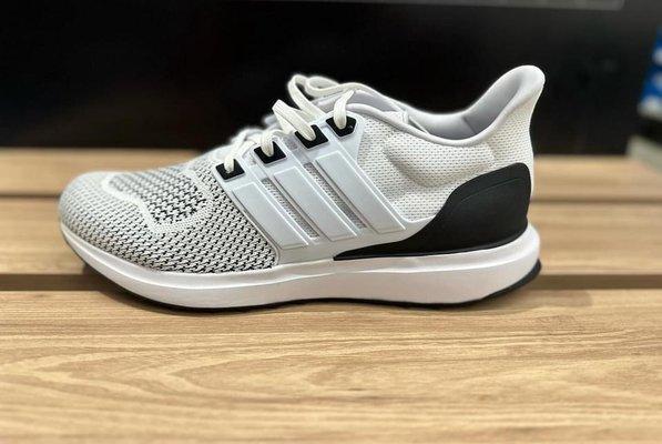 ADIDAS - UBounce DNA Sneaker.