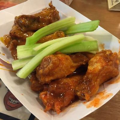 I had the Tangy Peach & Mercer Gold sauces on my wings & they were delish!