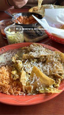 Chilaquiles verdes con pollo