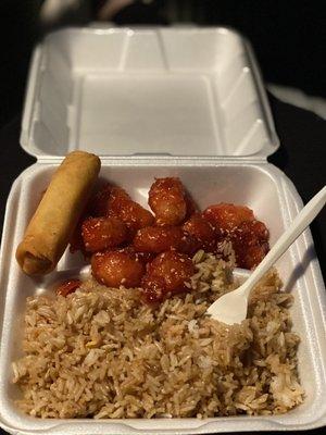 Sesame chicken, fried rice and an egg roll! Best ever