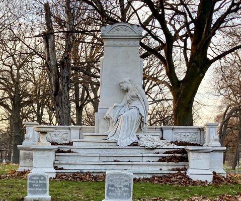 Forest Home Cemetery