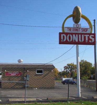 The best donuts on the lake by boat!