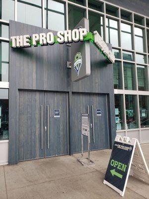 Entrance to the pro shop