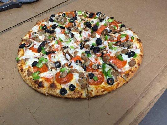 Large Veggie Lovers Pizza