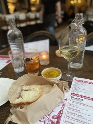 Bread-old fashioned-white wine