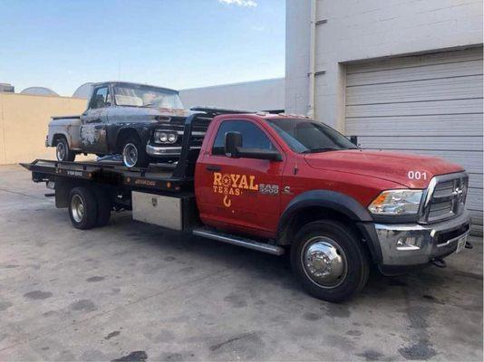 Call now for a roadside or towing service!