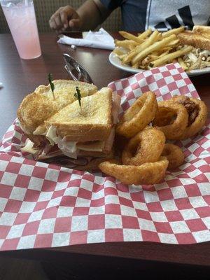 Club sandwich w/ Onion Rings